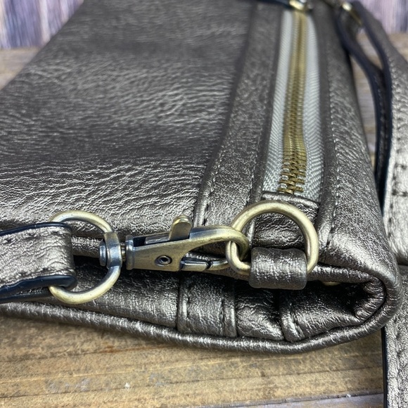 Joy Susan Metallic / Pewter Crossbody Bag - Picture 14 of 16